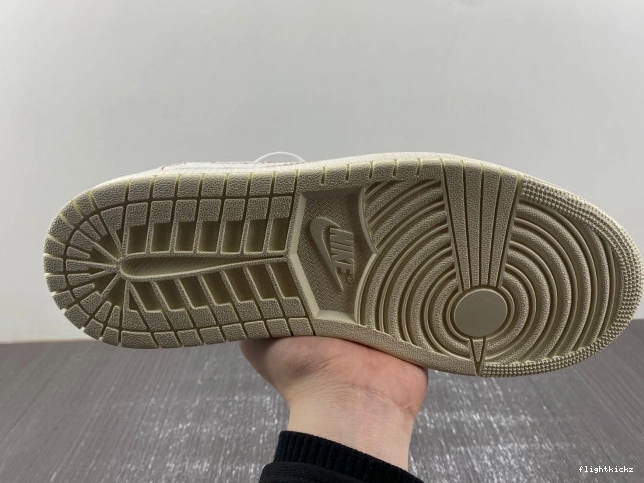 Scott OG Low Air Jordan 1 Travis DM7866-601 x 0810